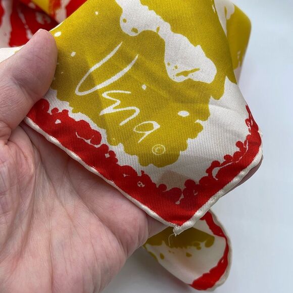 Vintage Vera Neumann long rectangular silk hand rolled scarf. - Picture 2 of 6